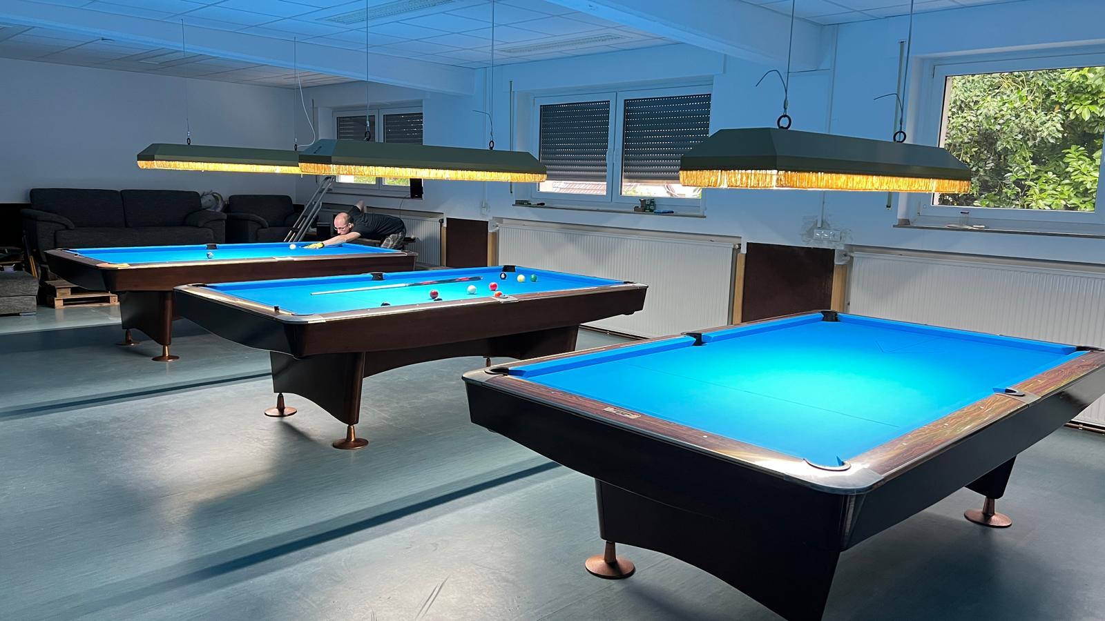 Vereinsheim des PBC Poolicorns mit Pooltischen